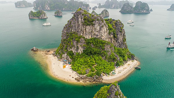 SEAPLANE AND YACHT JOURNEY ON HALONG BAY